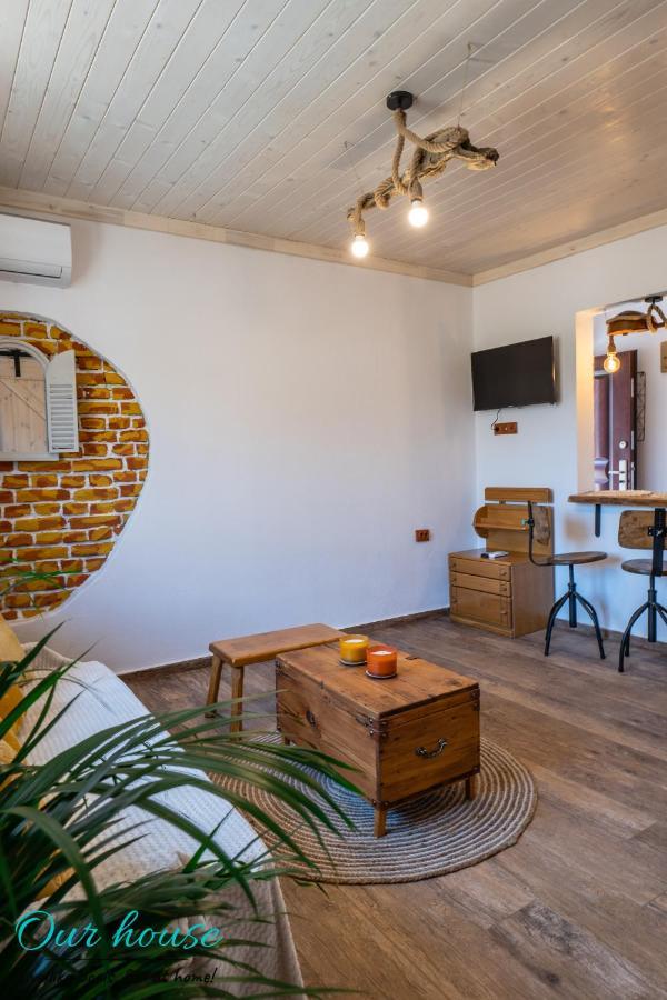 Our House Apartment โซโซโปล ภายนอก รูปภาพ