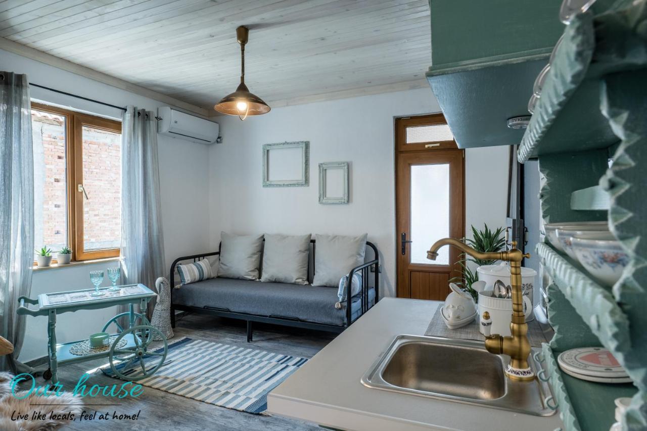Our House Apartment โซโซโปล ภายนอก รูปภาพ