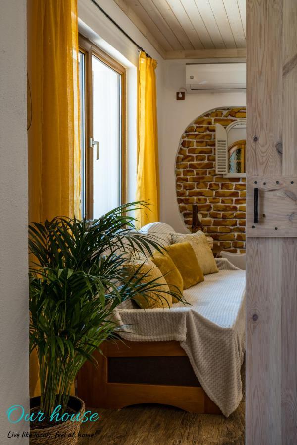 Our House Apartment โซโซโปล ภายนอก รูปภาพ