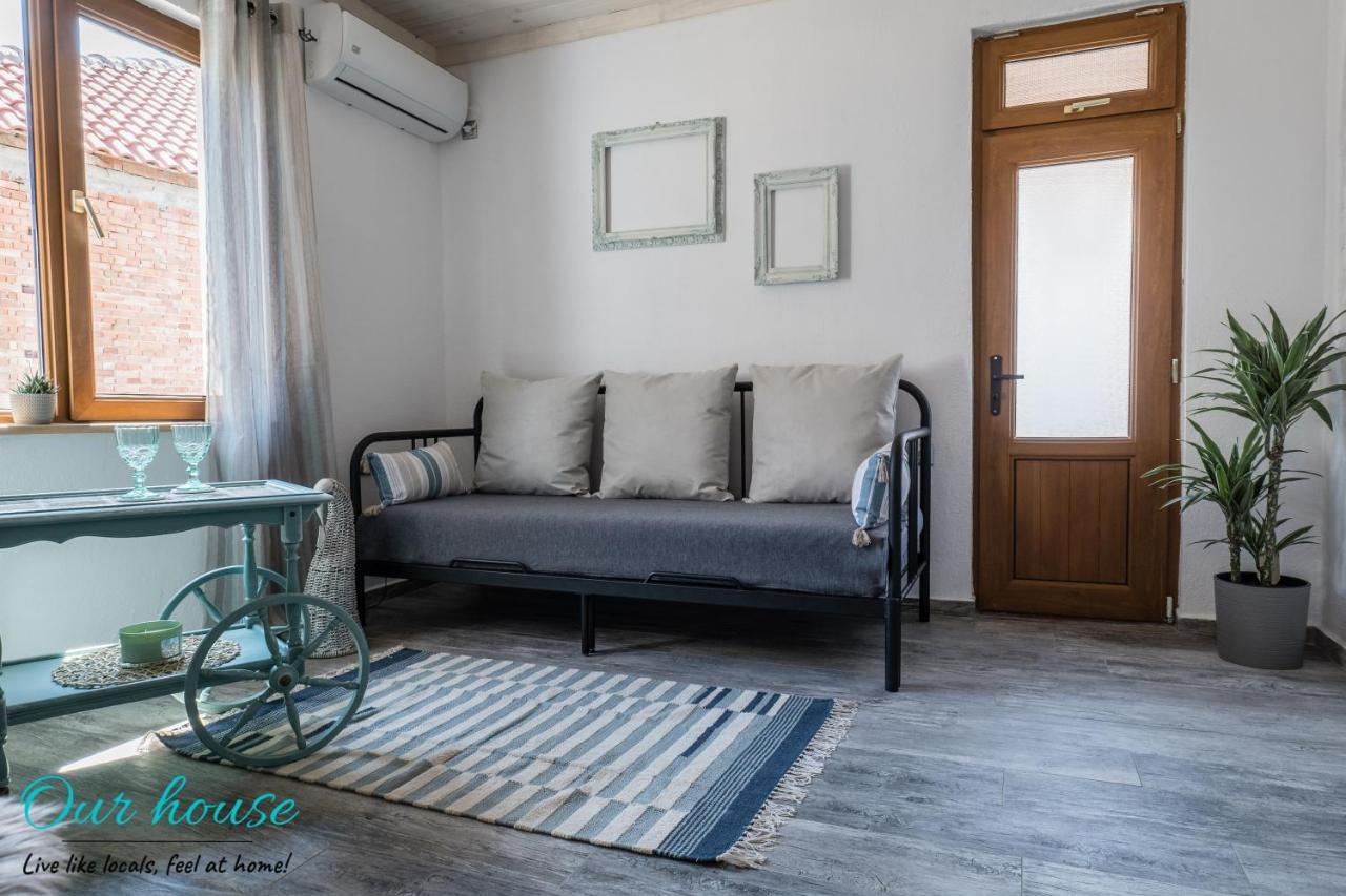 Our House Apartment โซโซโปล ภายนอก รูปภาพ